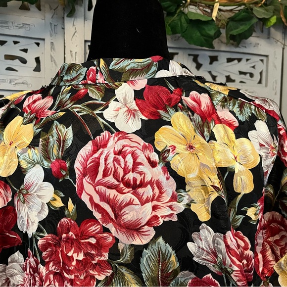 😍HOST PICK😍 SILKY SHINY BLACK RED & GOLD LONG SHORT SLEEVE ROBE KIMONO - Picture 8 of 9